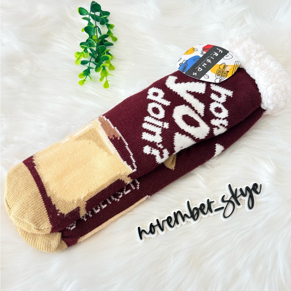 FRIENDS “How you doin?” Sherpa Lined Socks‎